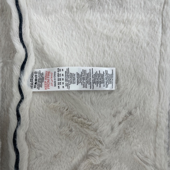 NWT Nasty Gal Women's Faux Fur/vegan leather Black Bomber Jacket Size 24 - Picture 10 of 11